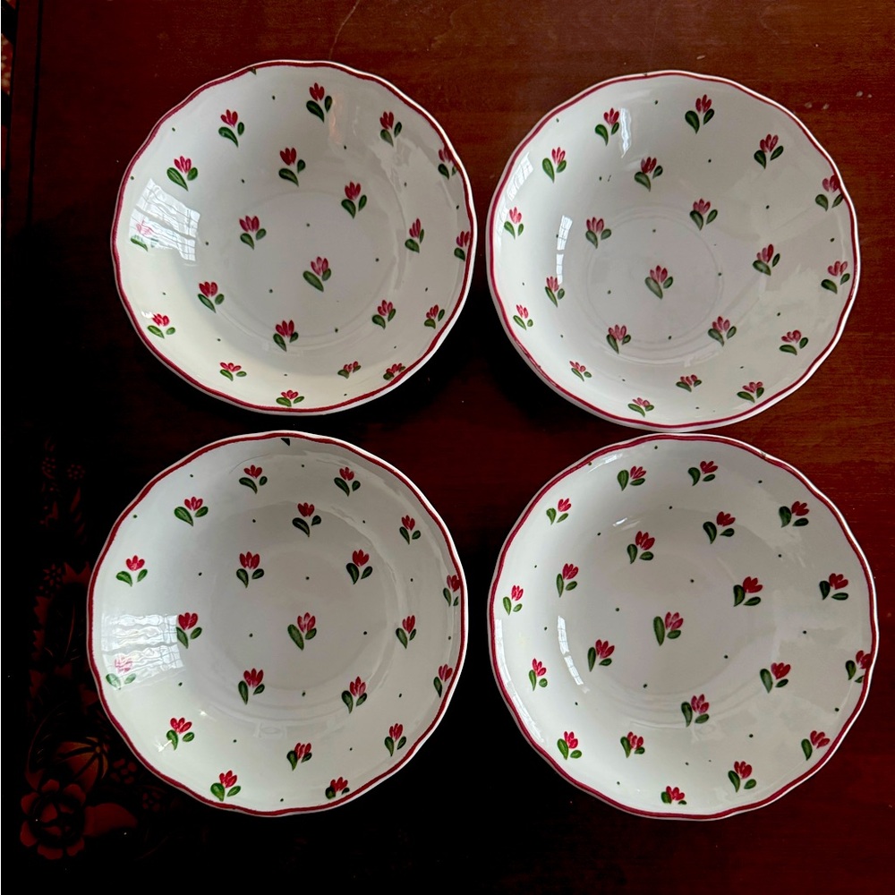 4 Johnson Bro’s England Tulip bowls
